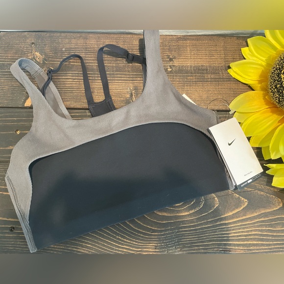 NIKE SPORT BRA - Picture 6 of 8